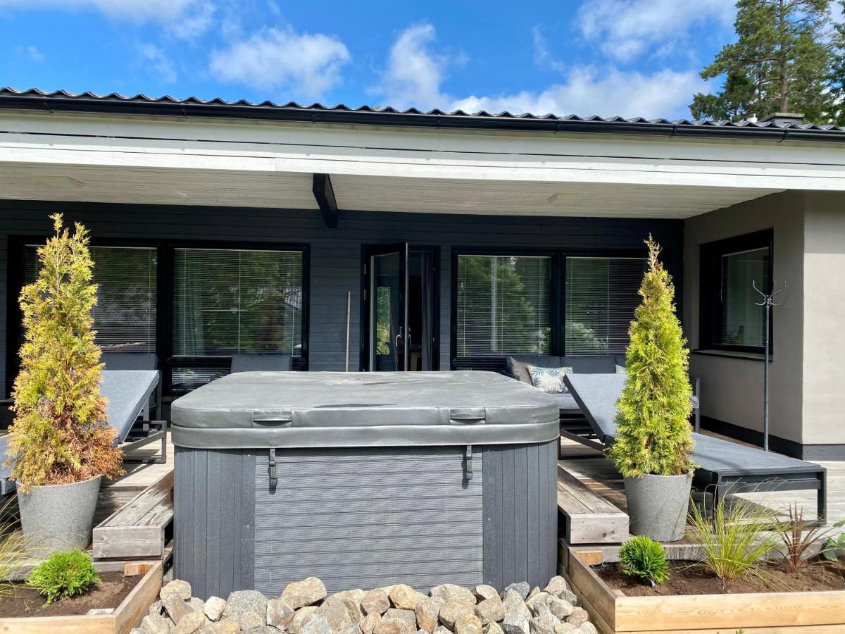 Idyllic Villa Unikko With Jacuzzi And Sauna Пори Екстериор снимка